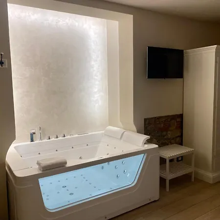 Il Tiglio Jacuzzi&sauna Bed and Breakfast