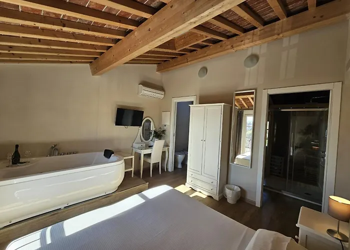 Il Tiglio Jacuzzi&sauna Couette-café *