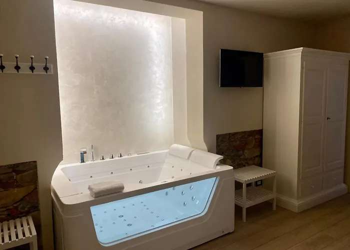 Il Tiglio Jacuzzi&sauna Couette-café
