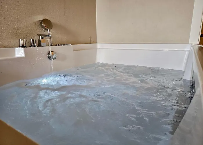 Couette-café Il Tiglio Jacuzzi&sauna